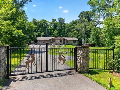 64 Ricker Dr