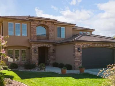 2830 E Carmine Dr