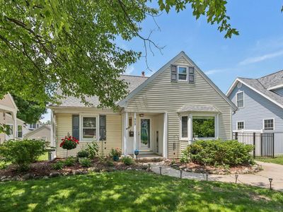 908 South East AVENUE