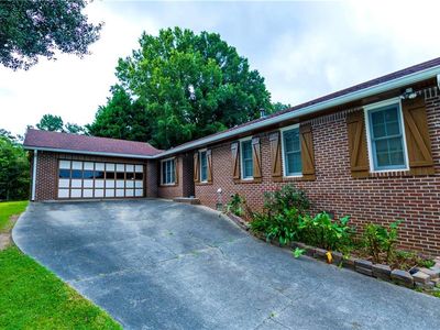 3401 Rae Pl