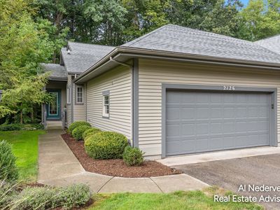 2126 S Cross Creek Dr SE