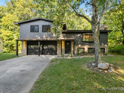 2219 Shenandoah Dr NW