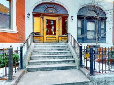 87 Gainsborough St APT 202