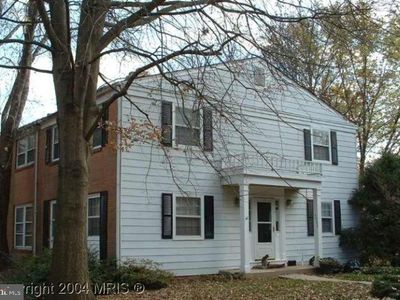 5523 Green Dory Ln