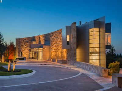 9912 NW Wind Ridge Dr