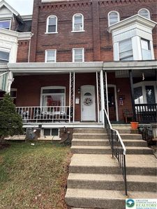 518 1/2 W Washington St