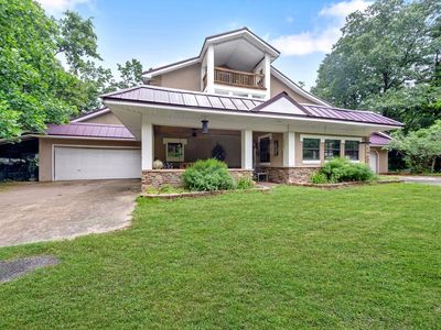 8214 Robin Ln