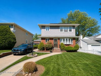 45 Champlain Ave