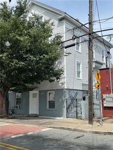 325 Manton Ave