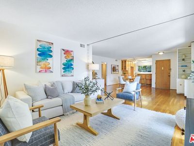 3300 S Sepulveda Blvd #E41