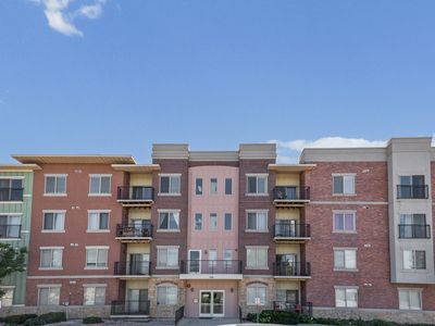 194 E Albion Dr #105