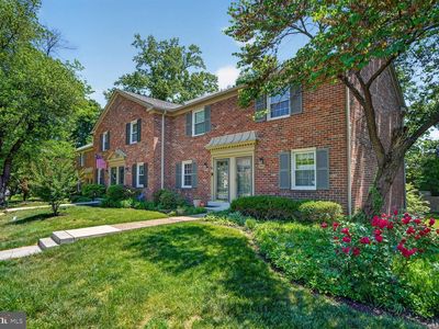 5845 Rexford Dr #721