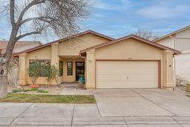 10812 Griffith Park Dr NE