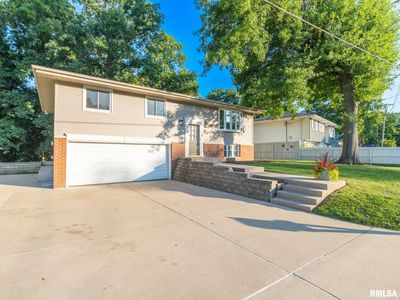 210 Rainbow Dr
