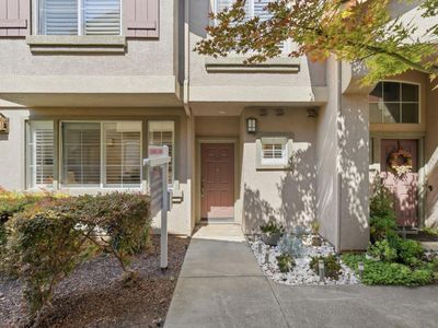 330 Oleander Dr