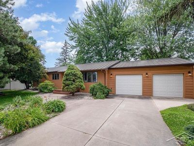 409 W Edwin St