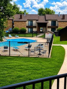 1883 N Waterfront Dr N APT H