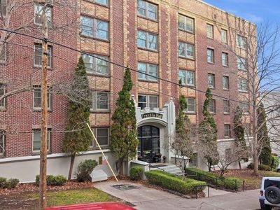 704 W 6th Ave APT 301
