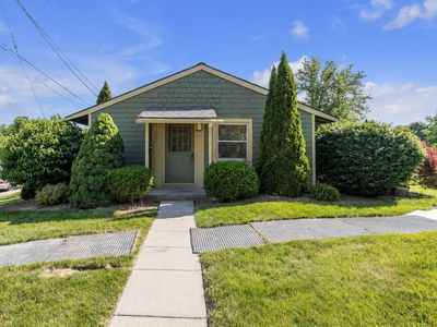 2347 Fernwood Ave