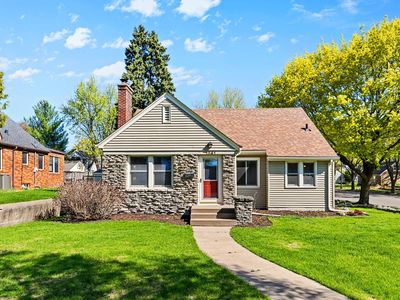 1341 Iowa Ave W