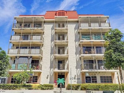 615 East Broadway
