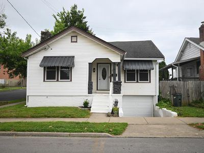13 E 35th St