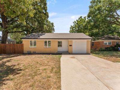 908 W Inwood Dr