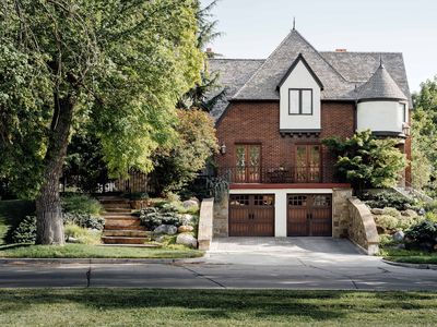 1306 E Harvard Ave S