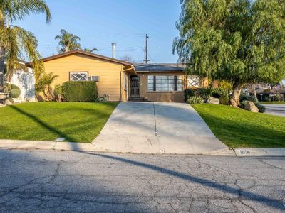 1801 Los Robles Dr