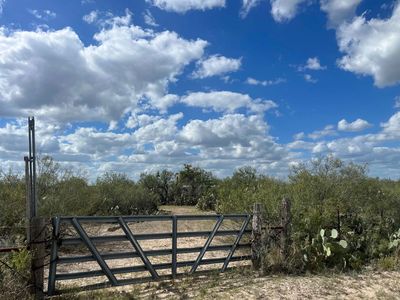 Property at 1686 Camino Del Este Rd, Laredo, TX