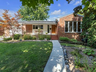 2209 Independence Blvd