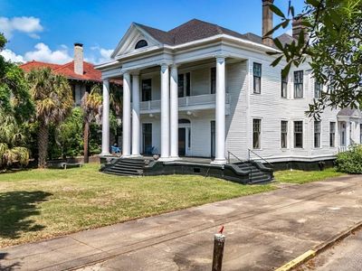 Property at 1200 Government St, Mobile, AL