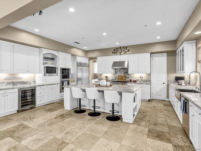 452 Evening View Dr