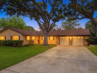 302 Village Dr