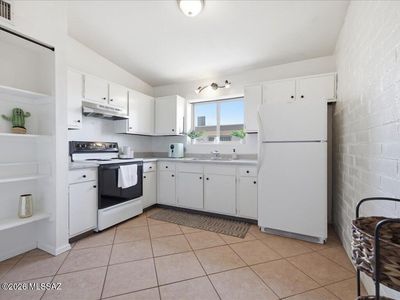 1808-1810 E Miles St