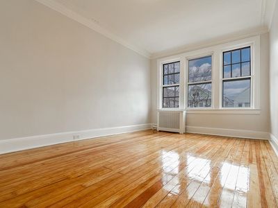 22 W 48th St