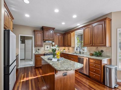15016 Viewcrest Ln