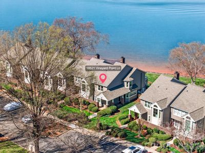 18521 Vineyard Point Ln