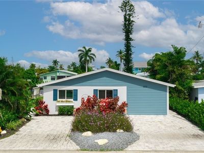 2574 Bayshore Dr