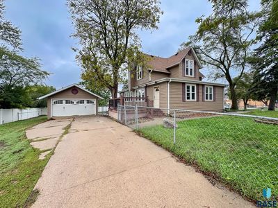 1501 W 9th St