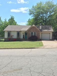 201 Country Lane Dr