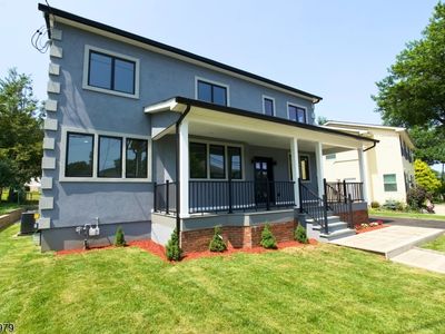 6 Henoch Ave
