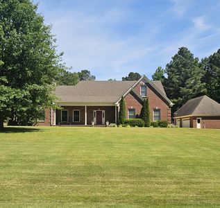 205 Oak Tree Dr