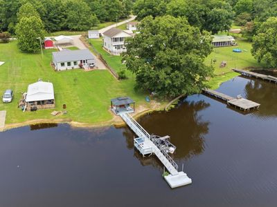 1037 Natures Cove Rd