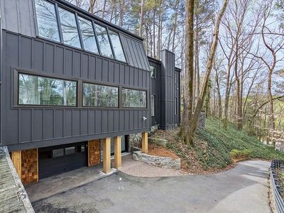 1210 E Beechwood Dr NW