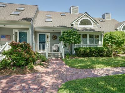 17 Meetinghouse Village Way