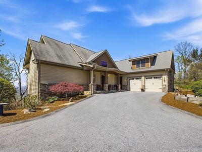 851 Sunlight Ridge Dr