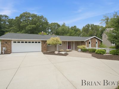 2704 Copper Hill Dr NE