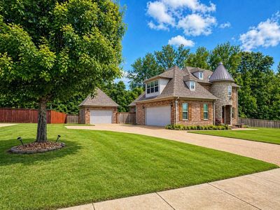 110 Green Meadows Blvd
