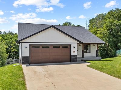 W1202 Oakridge Ct
